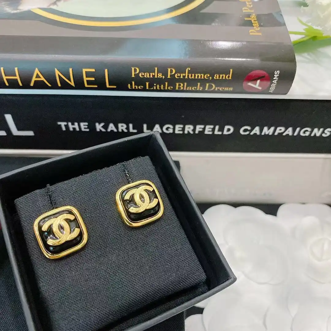 CHANEL EARRINGS