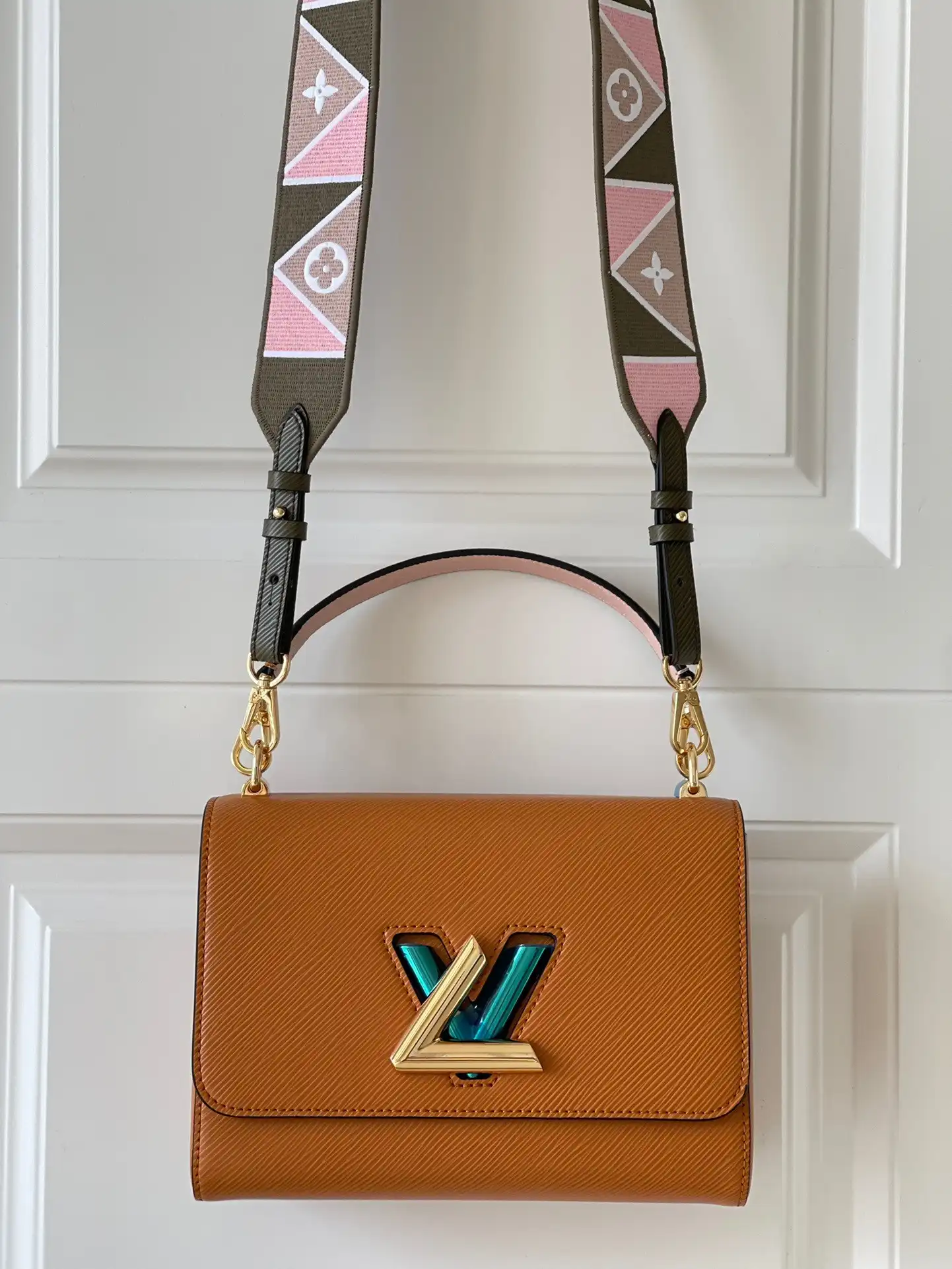 Affordable LOUIS VUITTON TWIST MM