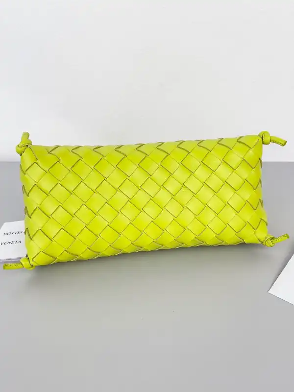 Yupoo bagsoffer BOTTEGA VENETA Pouch On Strap