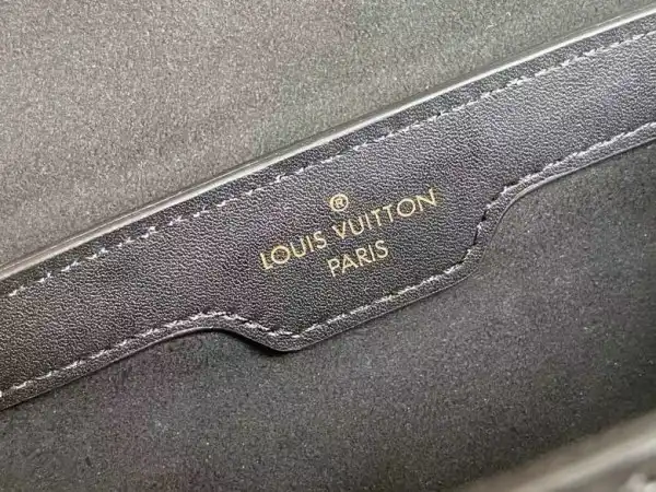 Rep LOUIS VUITTON PAPILLON TRUNK