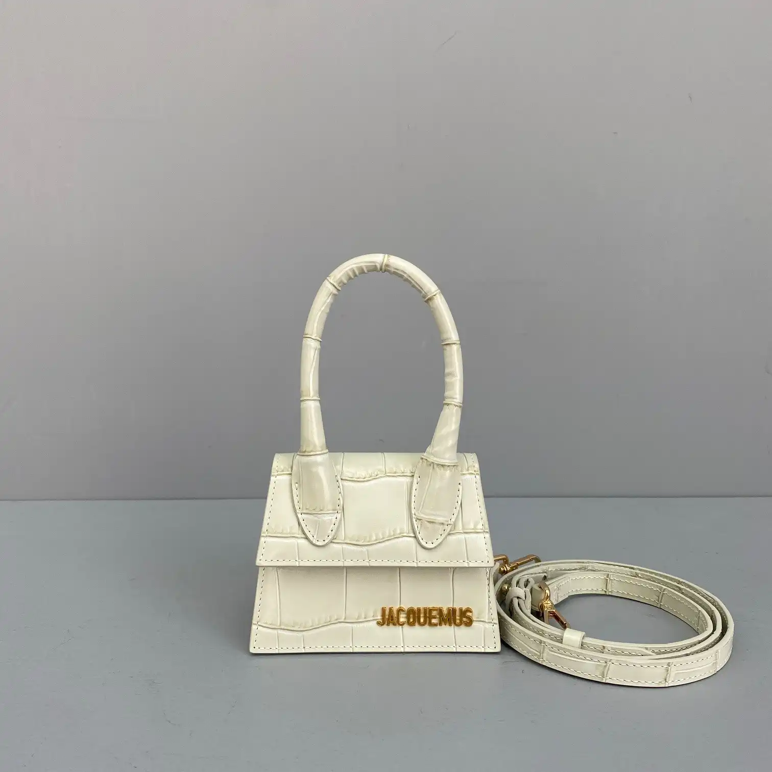 First Bag Ru JACQUEMUS Le Chiquito Mini Bag