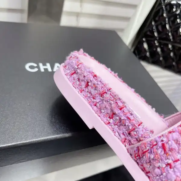 CHANEL MULE