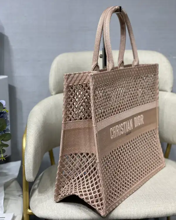 Affordable Large Diro Book Tote-42*35*18.5cm