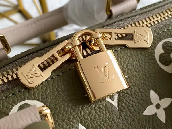 Louis Vuitton SPEEDY BANDOULIÈRE 20