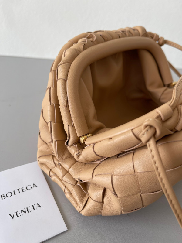 HOT SALE BOTTEGA VENETA MINI POUCH