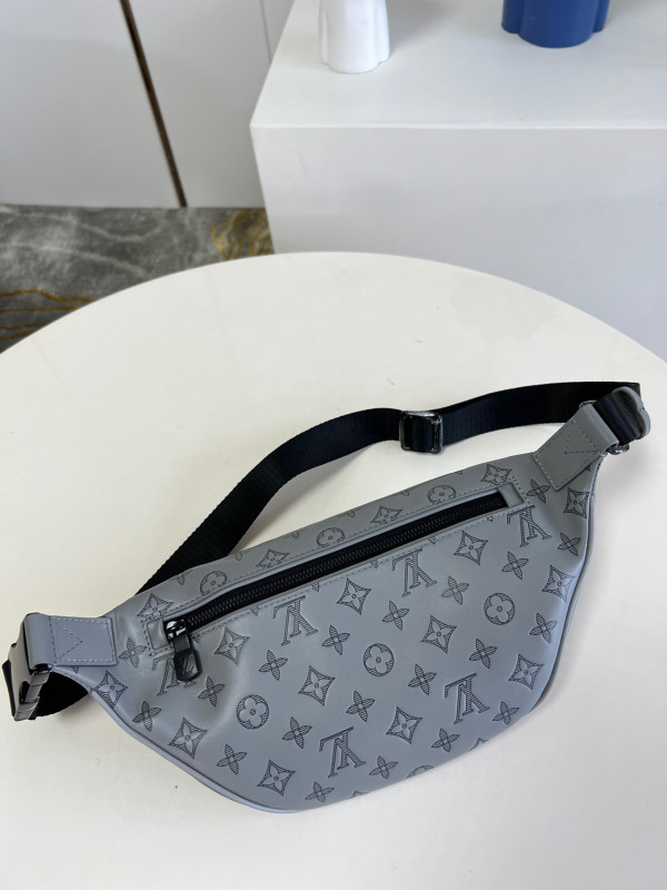 LOUIS VUITTON DISCOVERY BUMBAG