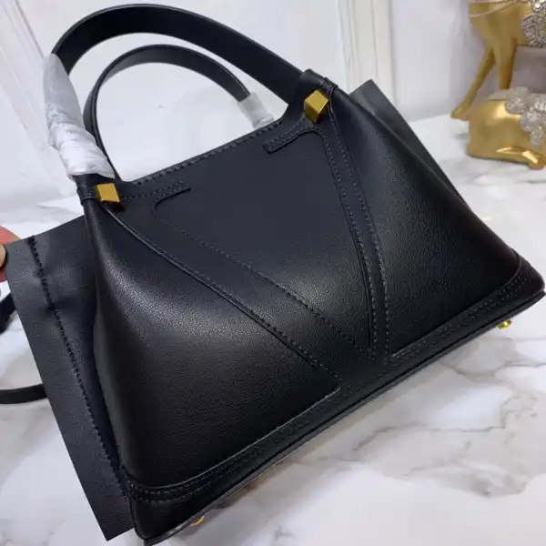 Yupoo bagsoffer VALENTINO GARAVANI ESCAPE TOTE BAG