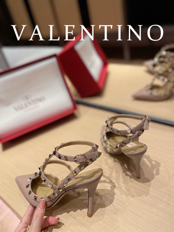 HOT SALE VALENTINO ROCKSTUD SANDAL