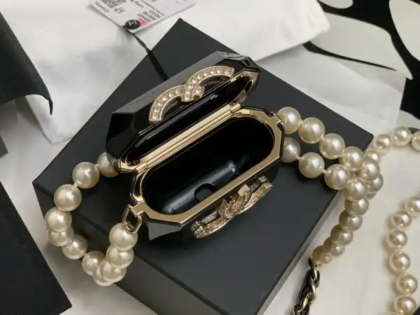 Firstbag Ru CHANEL AIRPODS CASE PRO NECKLACE