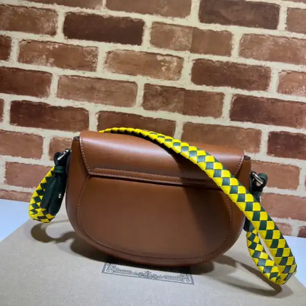 Gucci Small shoulder bag with logo