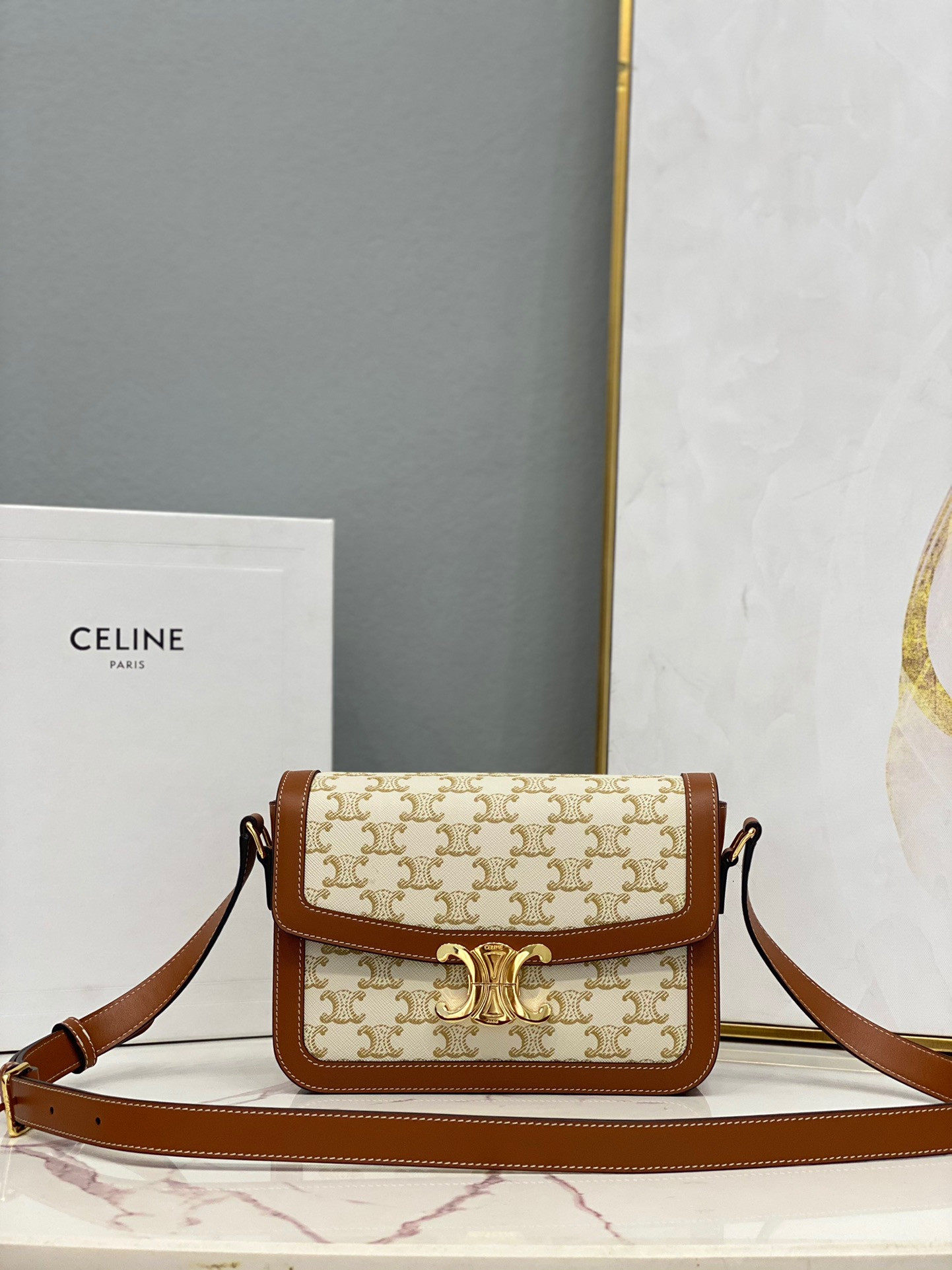 HOT SALE CELIN* MEDIUM TRIOMPHE BAG