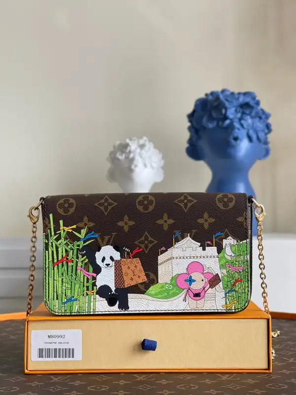 LOUIS VUITTON FÉLICIE POCHETTE