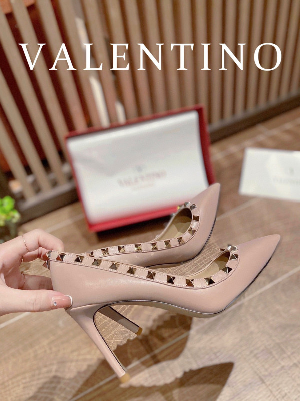 HOT SALE VALENTINO ROCKSTUD HIGH HEELS