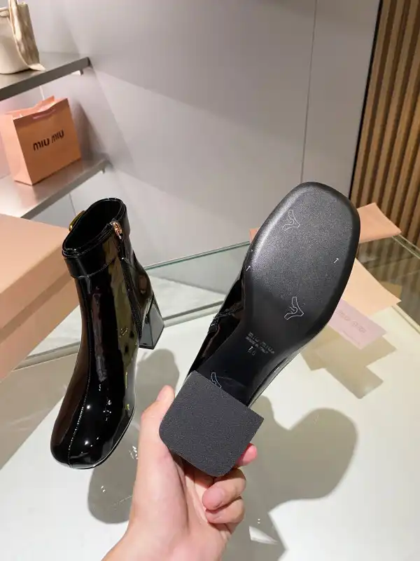 Bagsoffer MIU MIU BOOTS