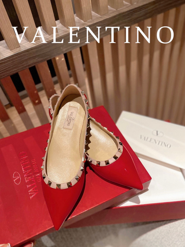 [FREE SHIPPING] VALENTINO ROCKSTUD FLAT