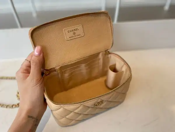 CHANEL VANITY CASE