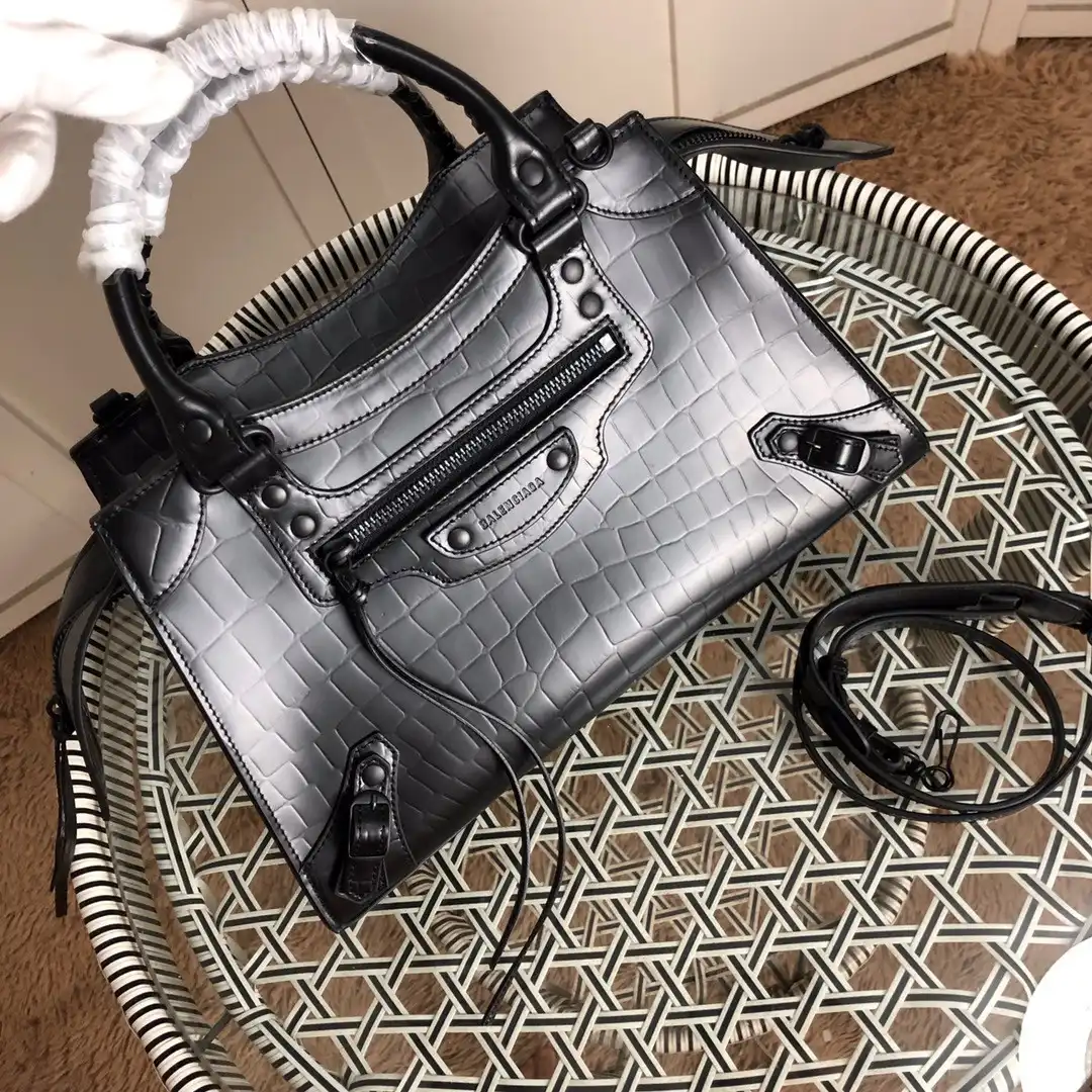 BALENCIAGA NEO CLASSIC SMALL TOP HANDLE BAG