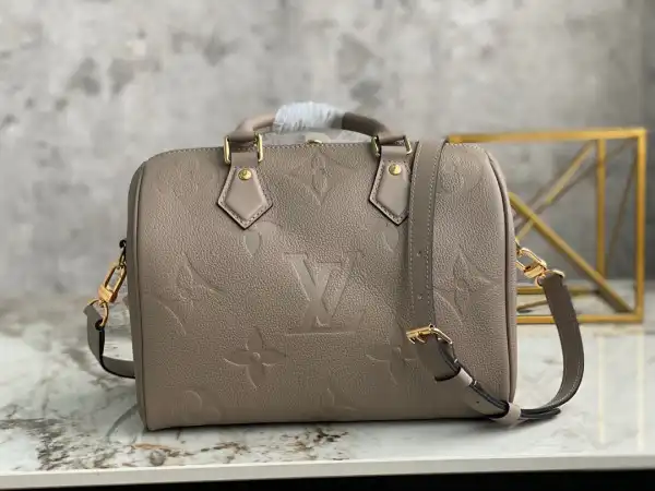 You get luxury for less. Shop now for the best deals on fake Louis bags. LOUIS VUITTON SPEEDY BANDOULIÈRE 25