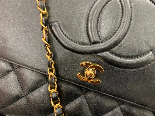 CHANEL FLAP BAG LAMBSKIN