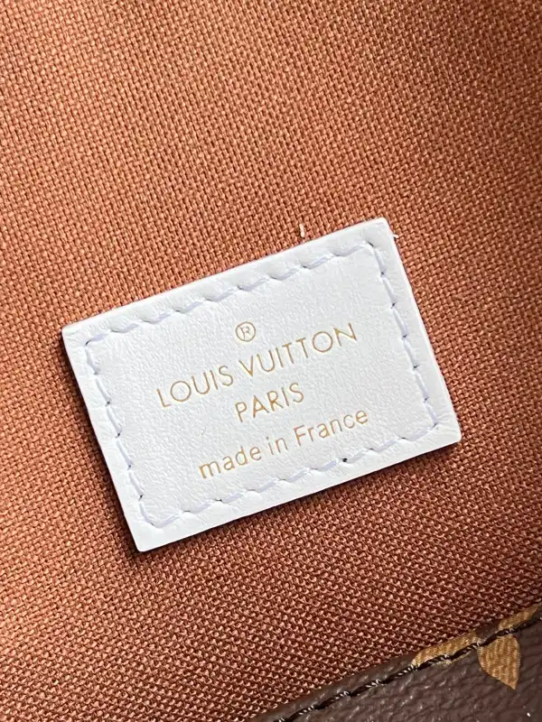 First Bag Ru LOUIS VUITTON ELLIPSE BB