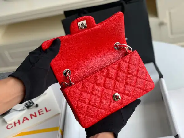 CHANEL FLAP BAG CAVIAR