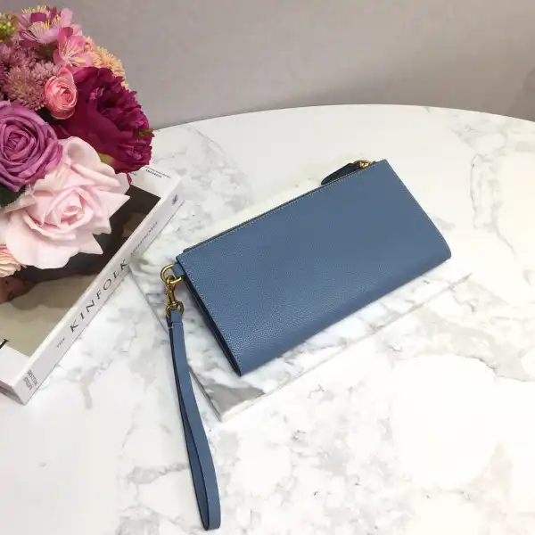 Bagsoffer yupoo VALENTINO GARAVANI VSLING GRAINY CLUTCH