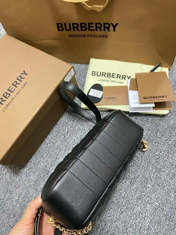 First bag ru BURBERRY MINI Lola Camera Bag