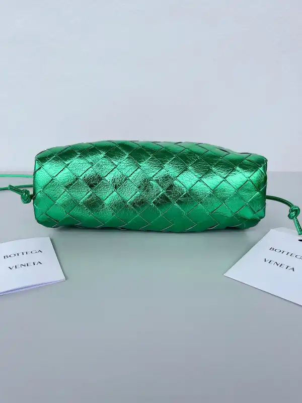 First bag ru BOTTEGA VENETA MINI POUCH