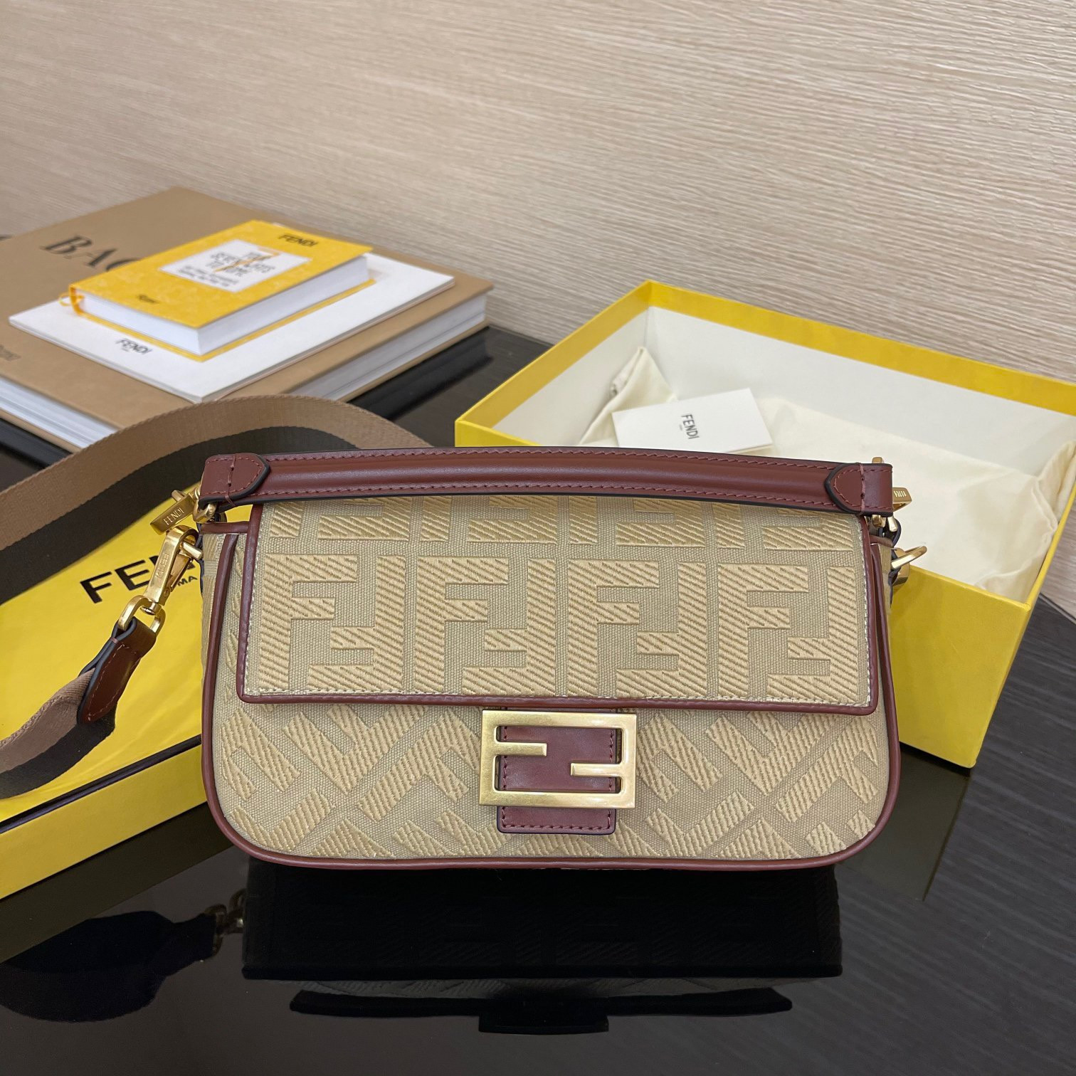 HOT SALE FENDI BAGUETTE