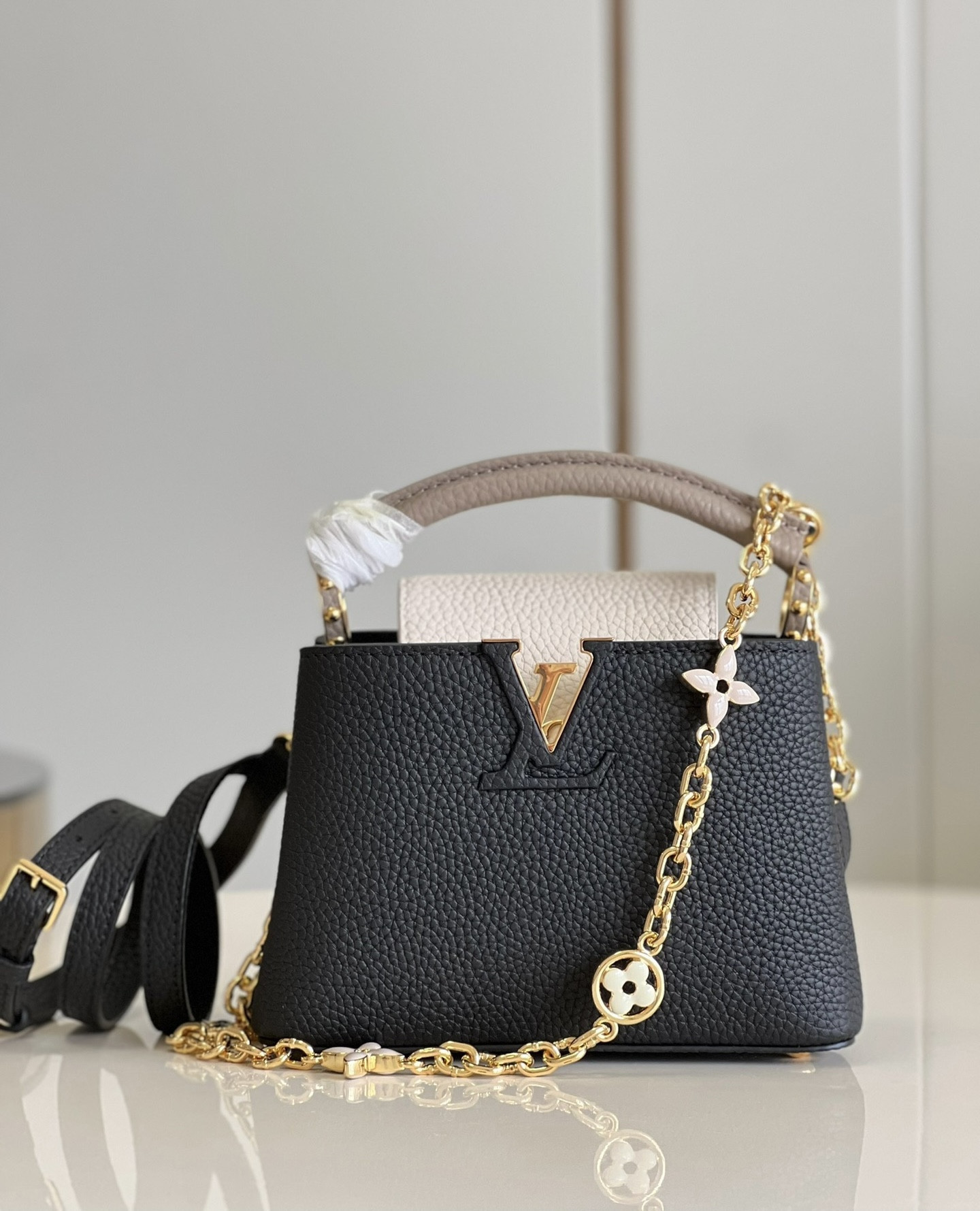 HOT SALE LOUIS VUITTON CAPUCINES MINI