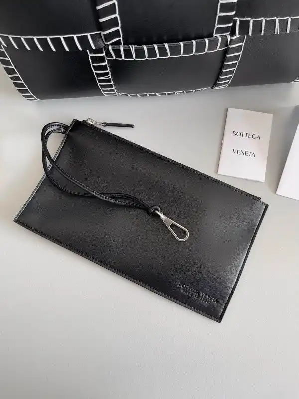 BOTTEGA VENETA Small Arco Tote Bag