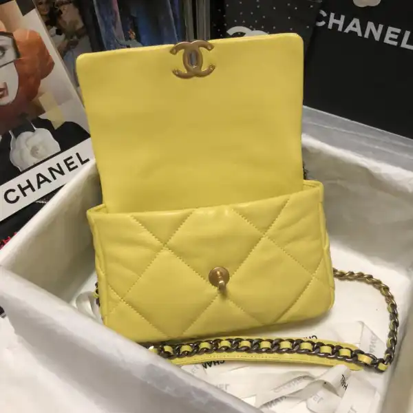 CHANEL 19 FLAP BAG