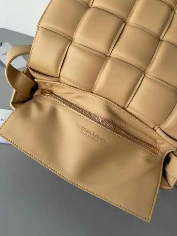 BOTTEGA VENETA CASSETTE