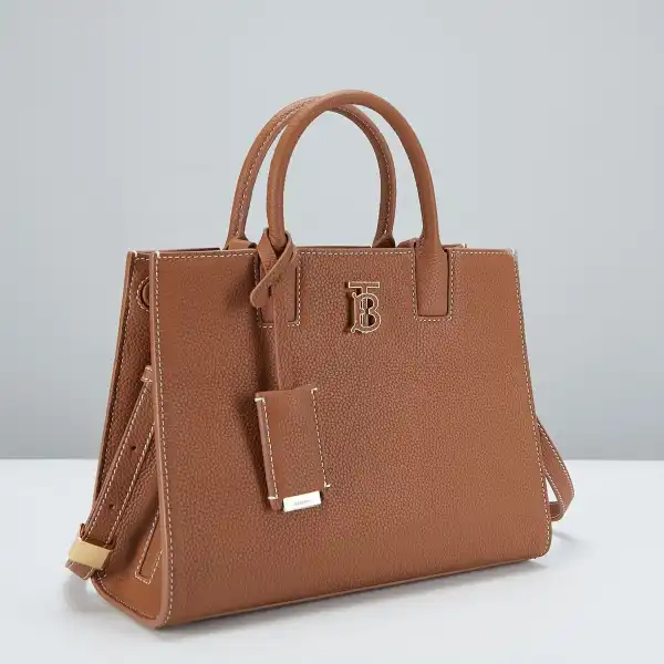 First bag ru BURBERRY Small Frances Bag