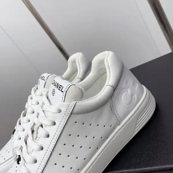 CHANEL SNEAKER