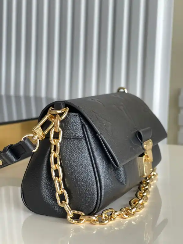 First bag ru LOUIS VUITTON FAVORITE