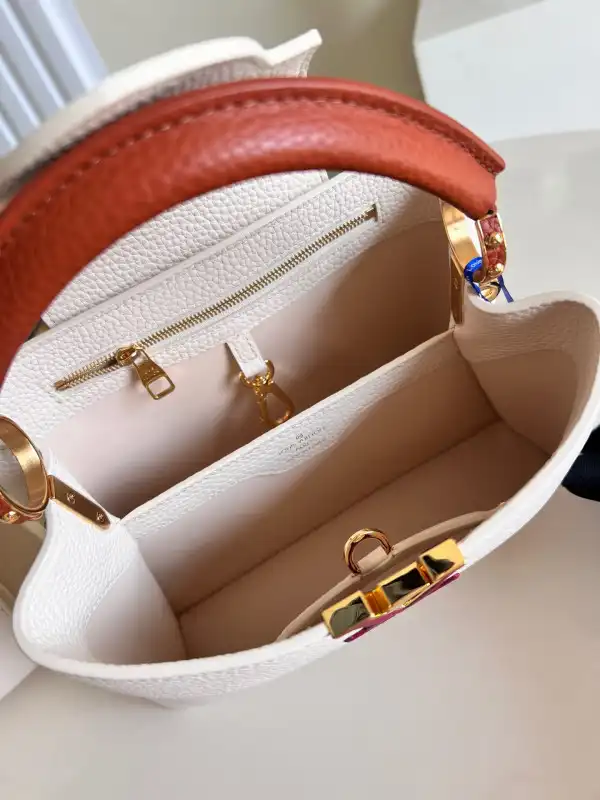 Rep LOUIS VUITTON CAPUCINES BB