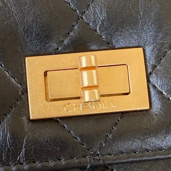 First Bag Ru CHANEL 2.55 CHANELUTCH WITH CHAIN