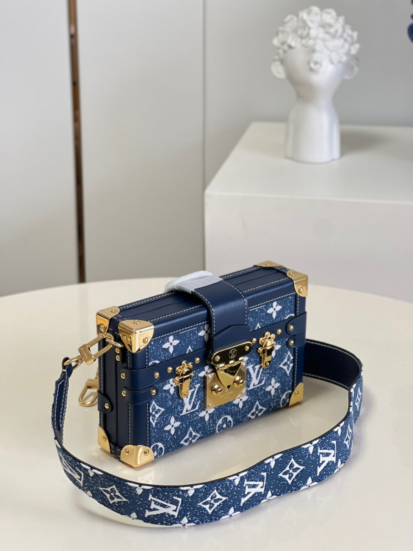 LOUIS VUITTON PETITE MALLE