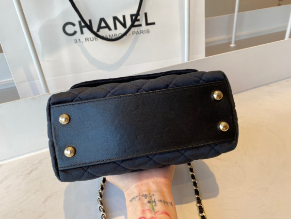 CL MINI FLAP BAG WITH TOP HANDLE