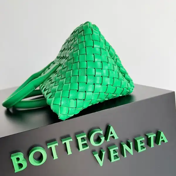 BOTTEGA VENETA MINI CABAT