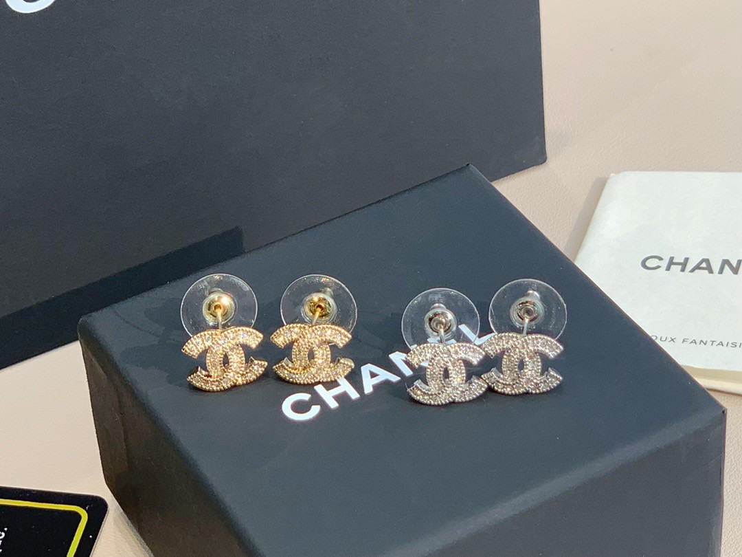 CL EARRINGS