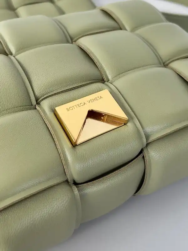 BOTTEGA VENETA CASSETTE