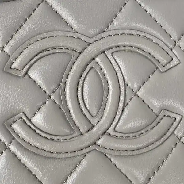 First bag ru CHANEL VANITY CASE