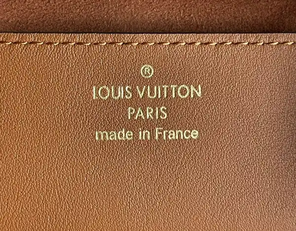 Frstbag ru LOUIS VUITTON TWIST PM