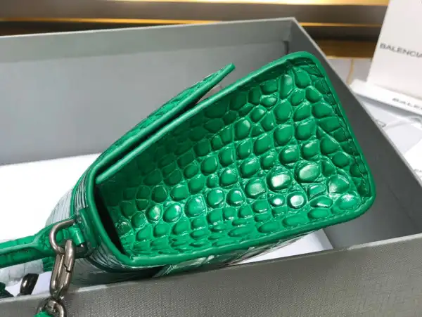 First bag ru BALENCIAGA HOURGLASS