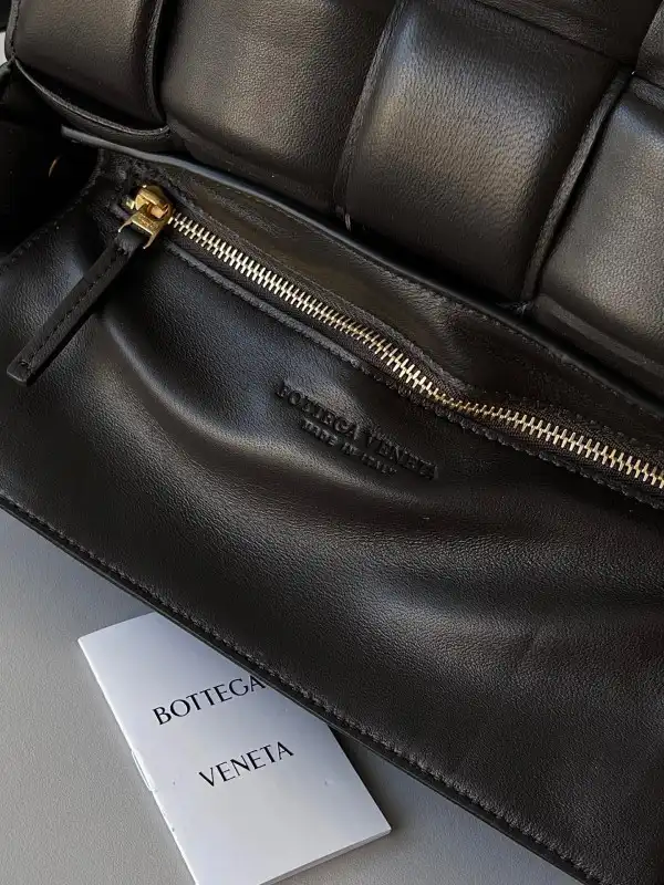 First Bag Ru BOTTEGA VENETA CASSETTE