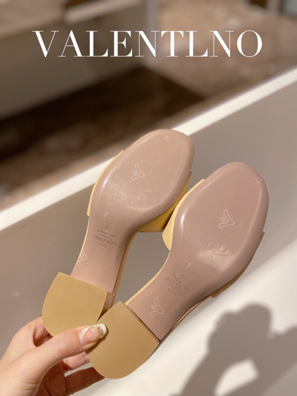 HOT SALE VALENTINO VLOGO SIGNATURE SLIDE SANDAL