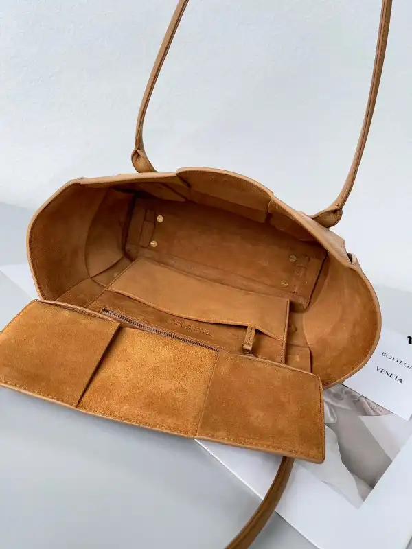 Frstbag ru BOTTEGA VENETA ARCO