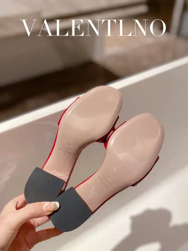 Firstbag Ru VALENTINO VLOGO SIGNATURE SLIDE SANDAL